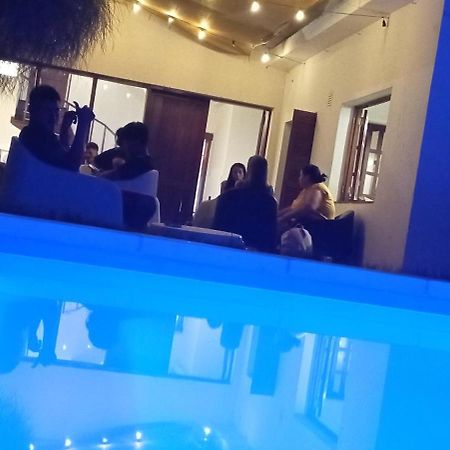 Gueemes Hostel Córdoba Eksteriør billede