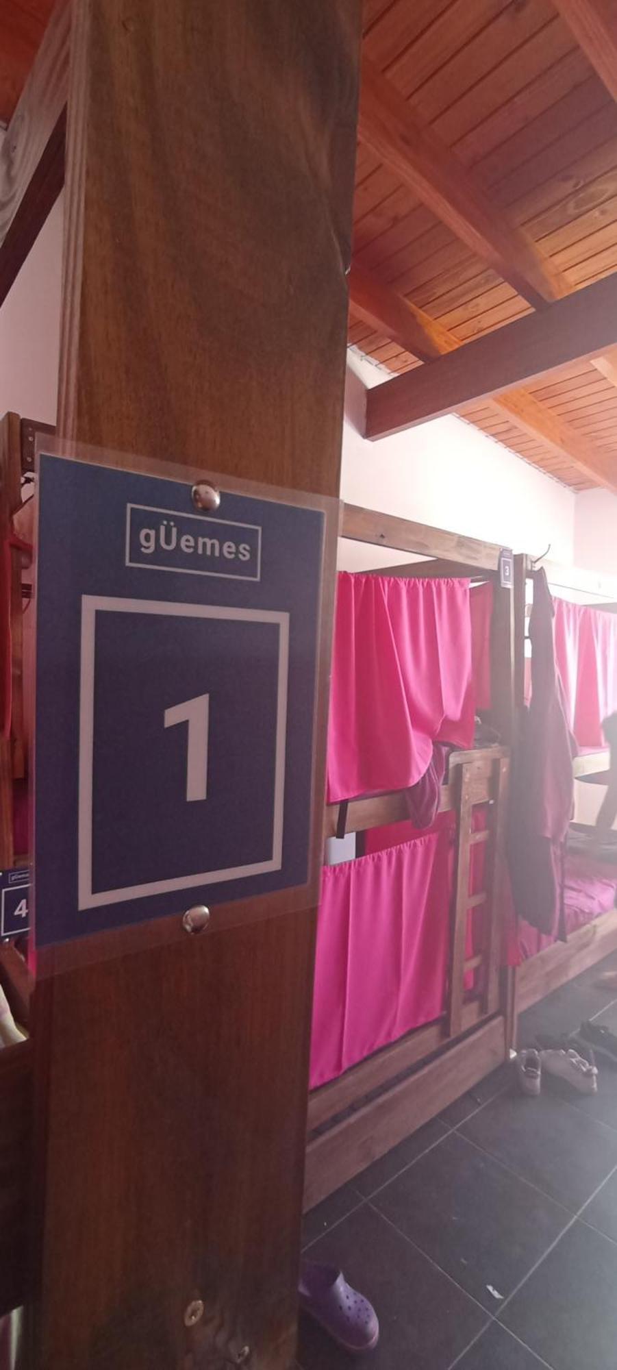 Gueemes Hostel Córdoba Eksteriør billede